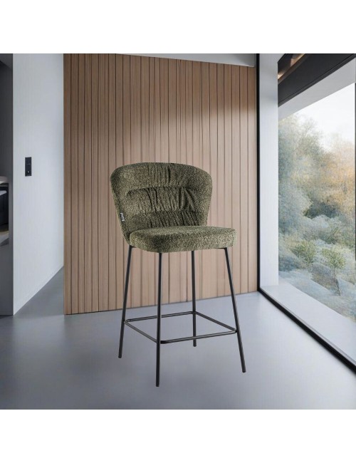Sgabello Cami in tessuto teddy verde: un connubio di design e comfort