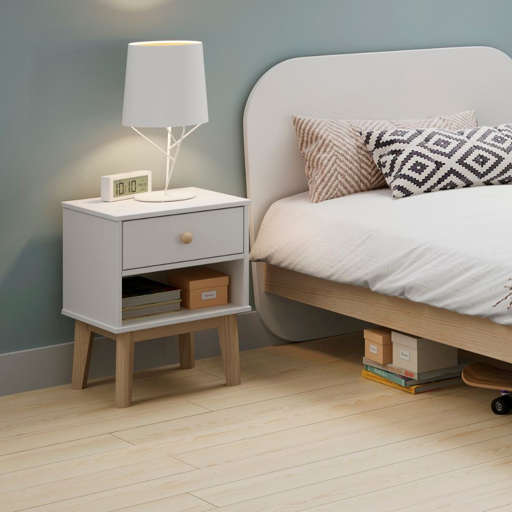Comodino in legno massiccio bianco Esteban 40x35x53H – Design compatto e funzionale
