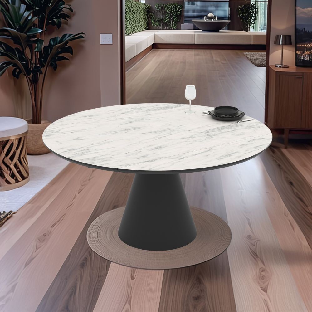 Tavolo girevole allungabile Yandan con piano effetto marmo bianco opaco e base conica in metallo nero 150x94x76H