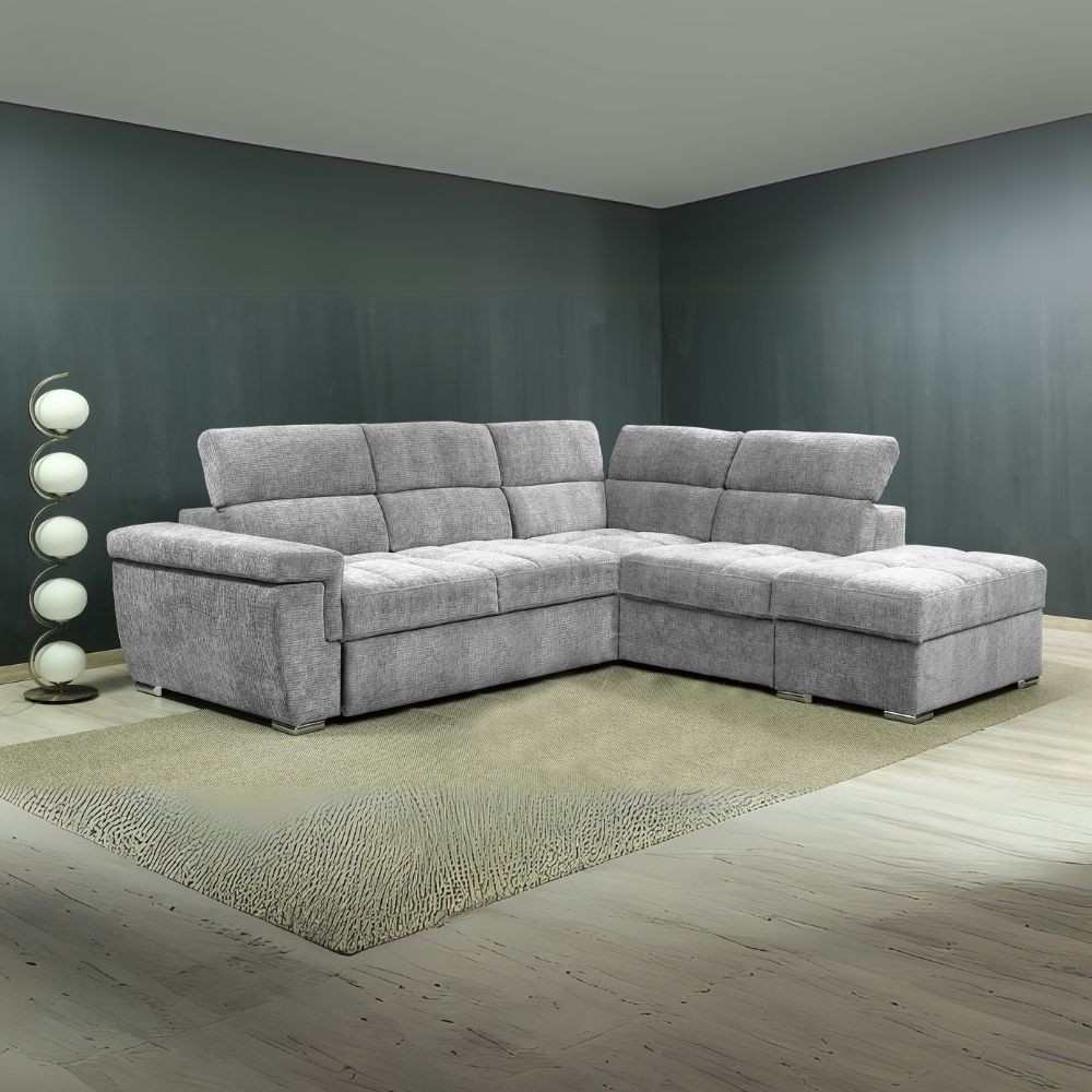 Divano letto angolare reversibile Amalfi con 5 poggiatesta regolabili e pouf in tessuto grigio chiaro