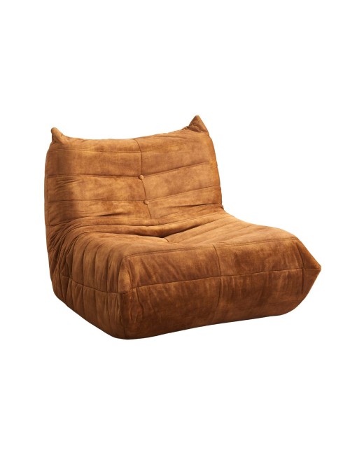 Poltrona in morbida schiuma e rivestita in tessuto caramello Horace – Comfort e relax in ogni ambiente