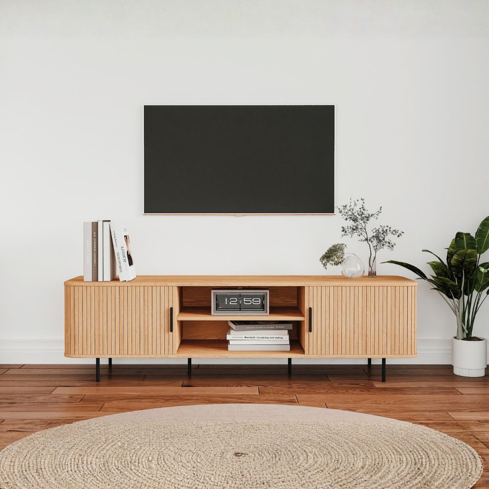 Mobile porta tv Kajsa56B con ante scorrevoli listellate e vani a giorno colore rovere oak 160x40x45H