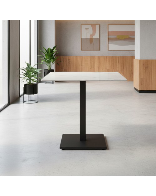 Tavolo quadrato Elora 80x80 con piano in ceramica effetto marmo bianco calacatta e struttura nera set 2 pz