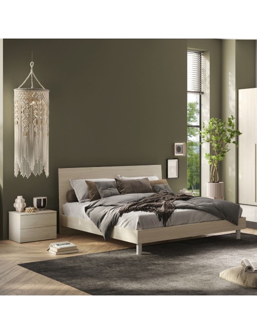 Camera da letto Corinna con armadio 6 ante battenti e letto matrimoniale in legno colore olmo