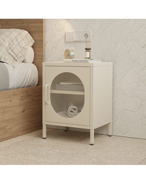 Comodino in metallo Diora crema con anta reticolata – Design industriale, anima versatile