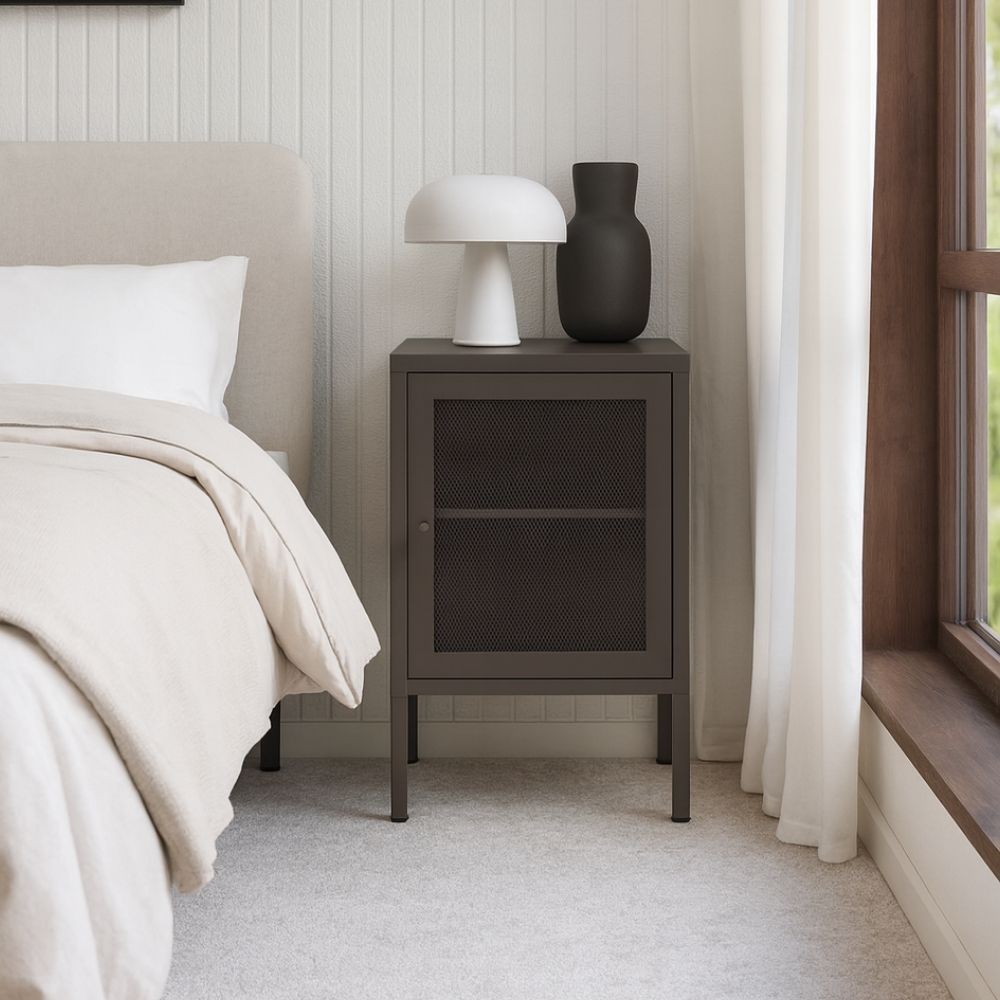 Comodino Fayna in metallo mocha con anta reticolata 40x35x60H – Design industriale
