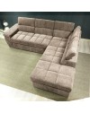 Divano letto angolare reversibile Amalfi con 5 poggiatesta regolabili e pouf in tessuto cappuccino