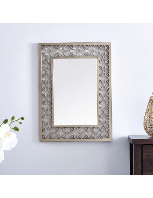 Specchio Decorativo Rettangolare MRHW8903 da Parete 48x67 cm Champagne con Cornice Traforata a Quadrifoglio