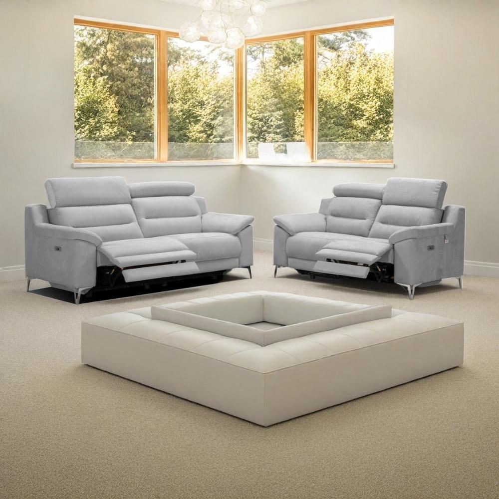 Divano Egeo 3 Posti con 2 Recliner Elettrici in Tessuto Grigio 214x97x96 – Comfort e Design Moderno